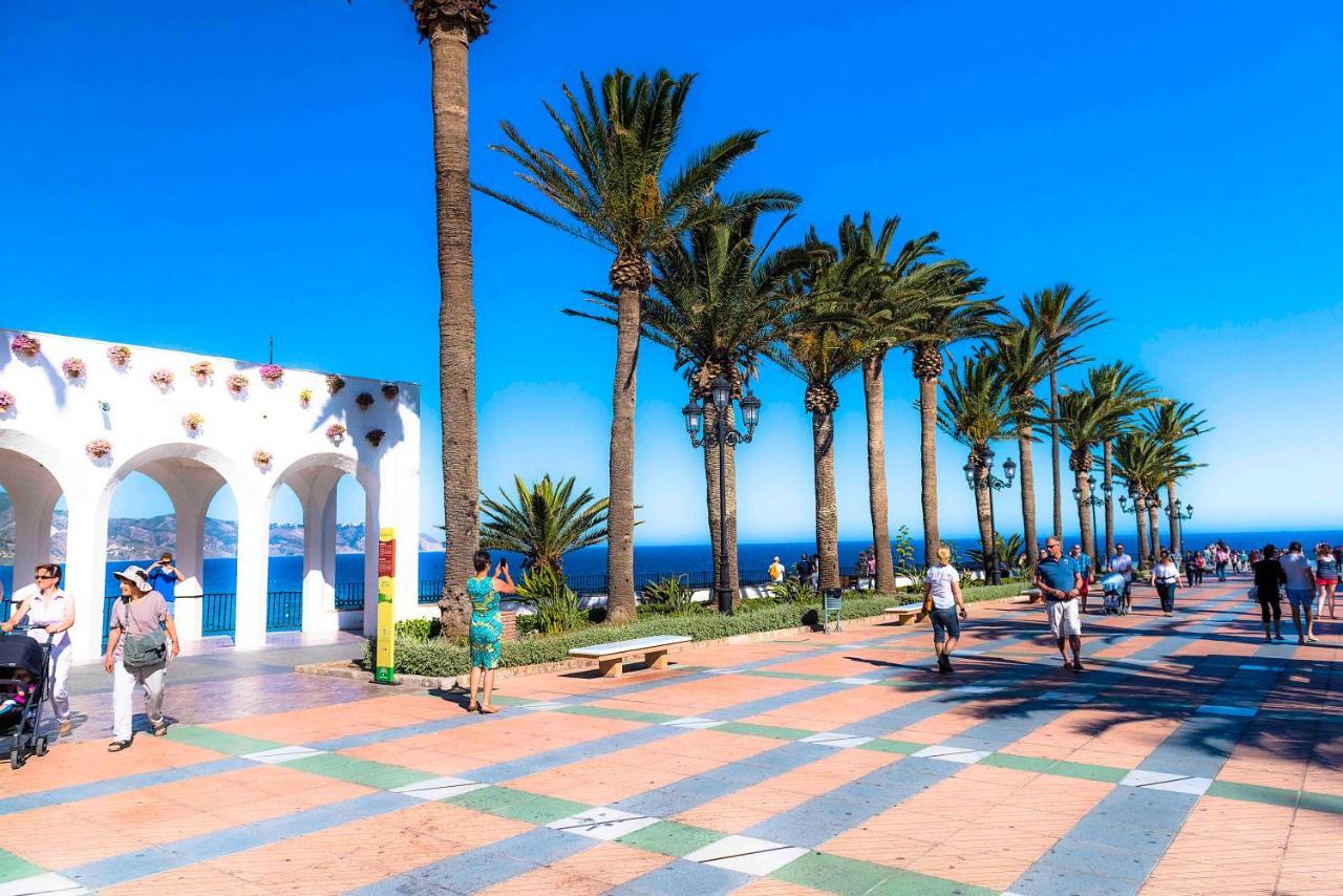 Nerja Center Apartment With Sea View Zewnętrze zdjęcie