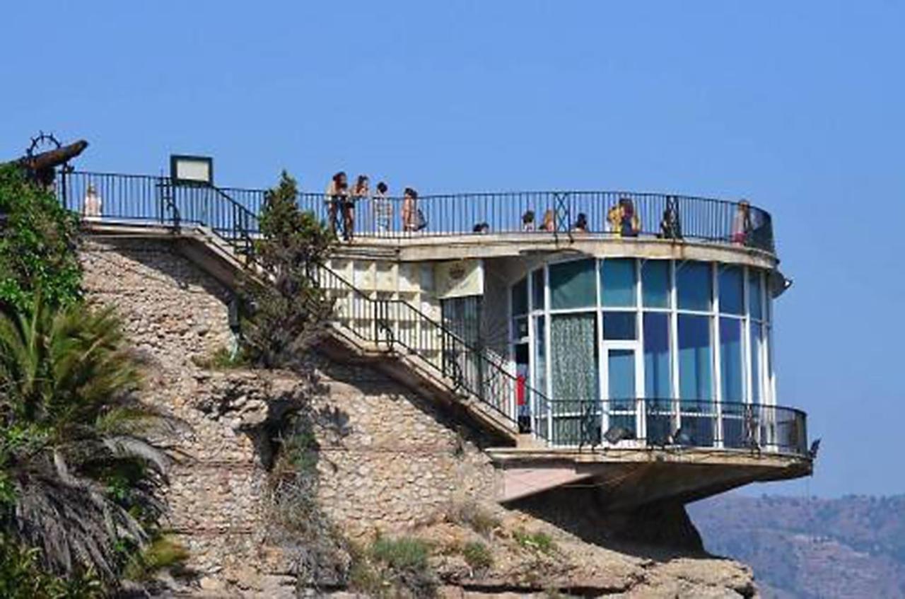 Nerja Center Apartment With Sea View Zewnętrze zdjęcie